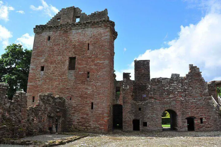 Edzell Castle's tall square tower and adjoining roofless walls