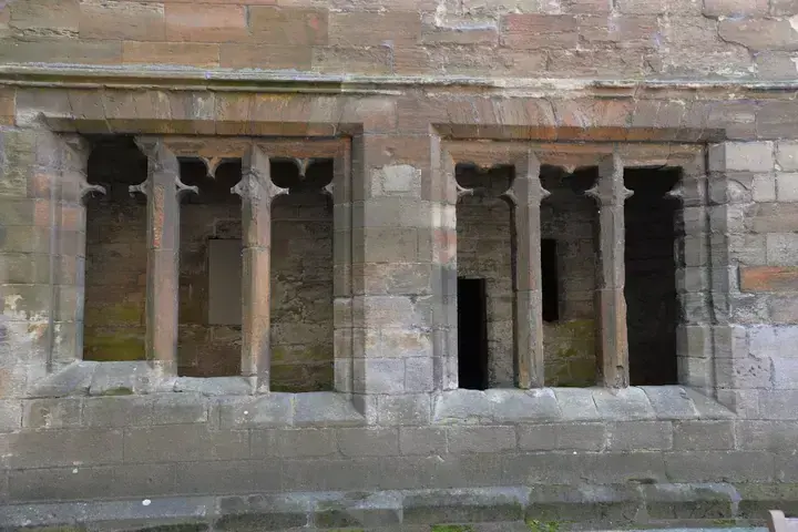 Carved stone window frames at Linlithgow Palace